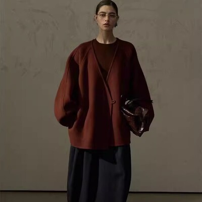 极简牛角扣羊毛V领廓形双面呢