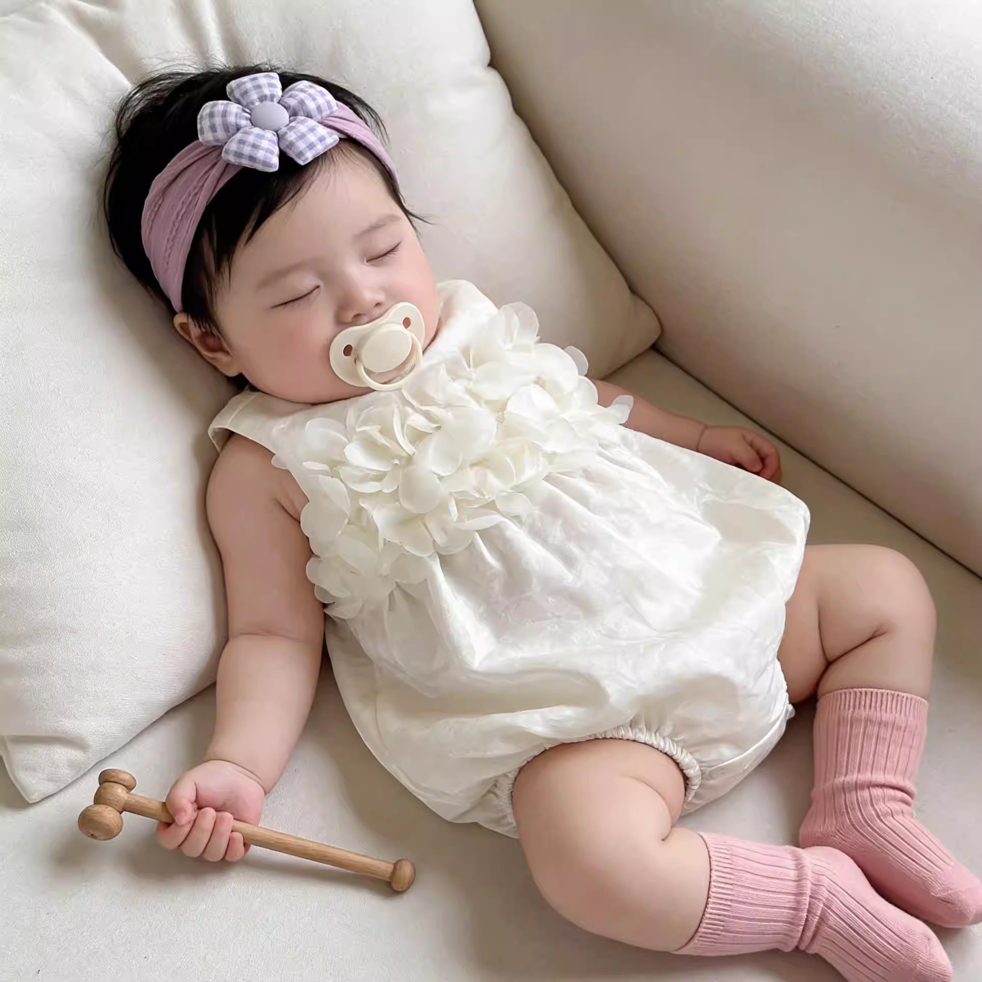 夏季女宝宝无袖网纱花花三角哈衣