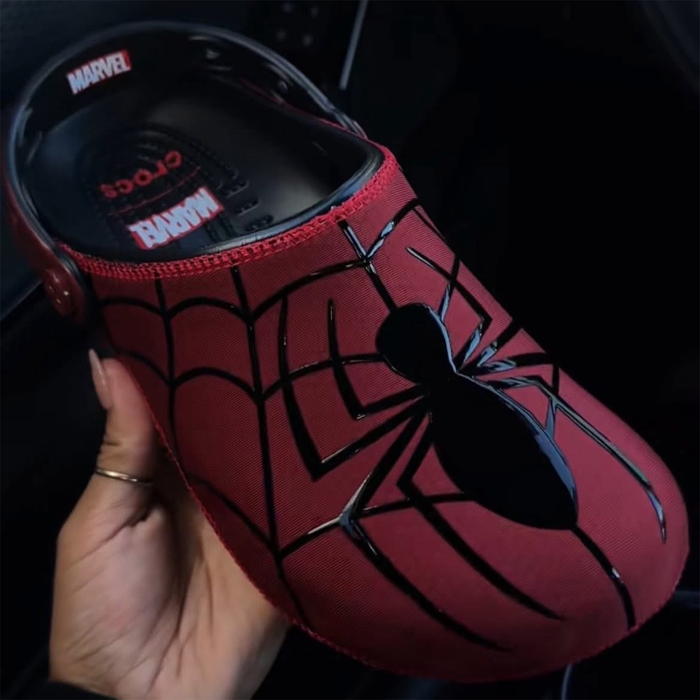 代购Crocs X Spider-Man卡骆驰蜘蛛侠联名款洞洞鞋运动拖鞋26新款