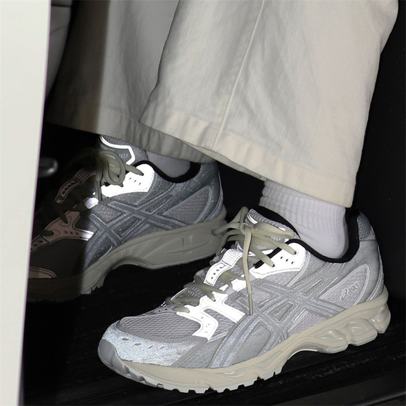 代购Min-Nano X Asics GEL-Nimbus 10.1亚瑟士联名3M反光男女跑鞋