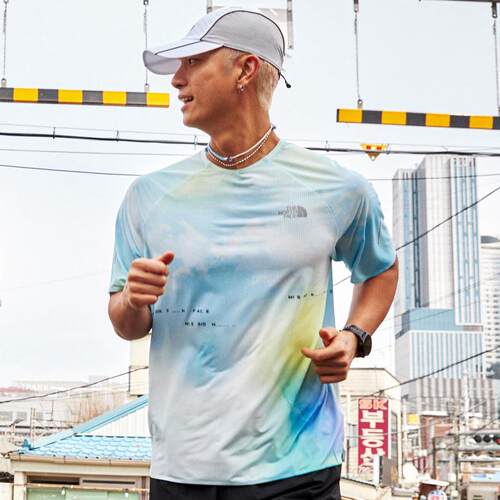 海外代购THE NORTH FACE/北面男女运动T恤速干透气短袖渐变