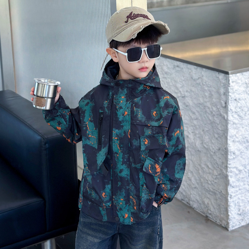 男童春秋装外套2026新款儿童时髦帅气派克服宝宝春季迷彩洋气衣服