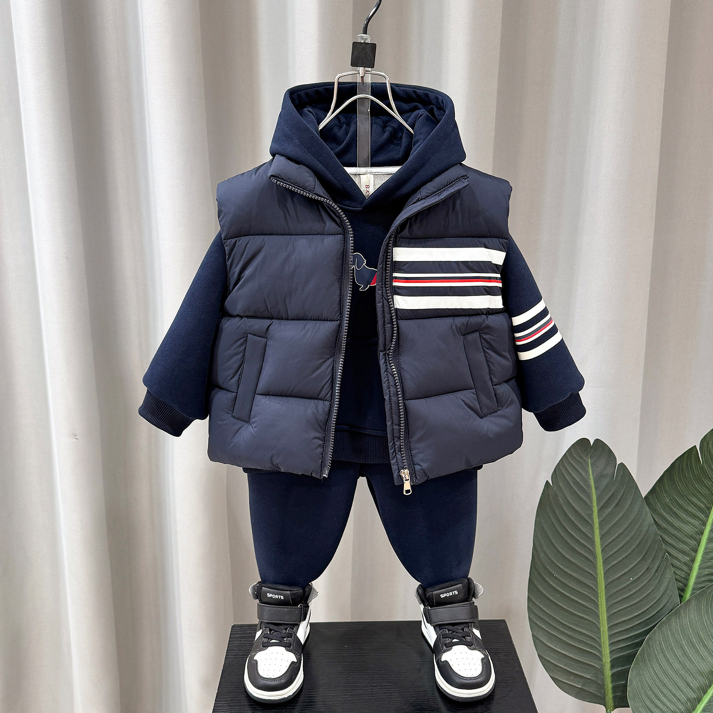 男童冬季加绒卫衣套装2025新款男宝宝洋气加厚马甲儿童冬装三件套