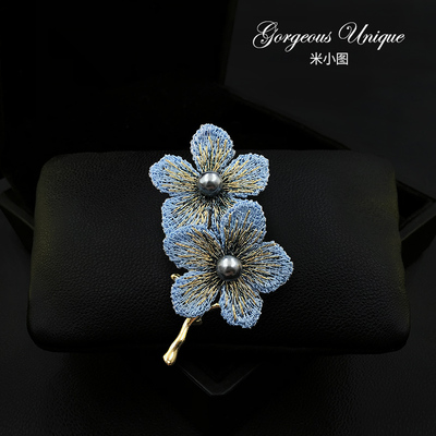 1933精致铜丝布艺刺绣立感花朵胸针温润柔美高档时尚胸花别针配饰