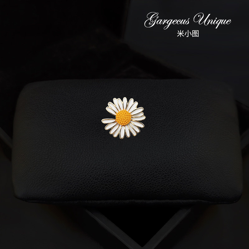 1099高档铜包金迷你小雏菊胸针复古百搭防走光扣领针领口别针,饰品/流行首饰/时尚饰品新,胸针,淘宝优惠券,粉丝福利购,淘宝优惠卷