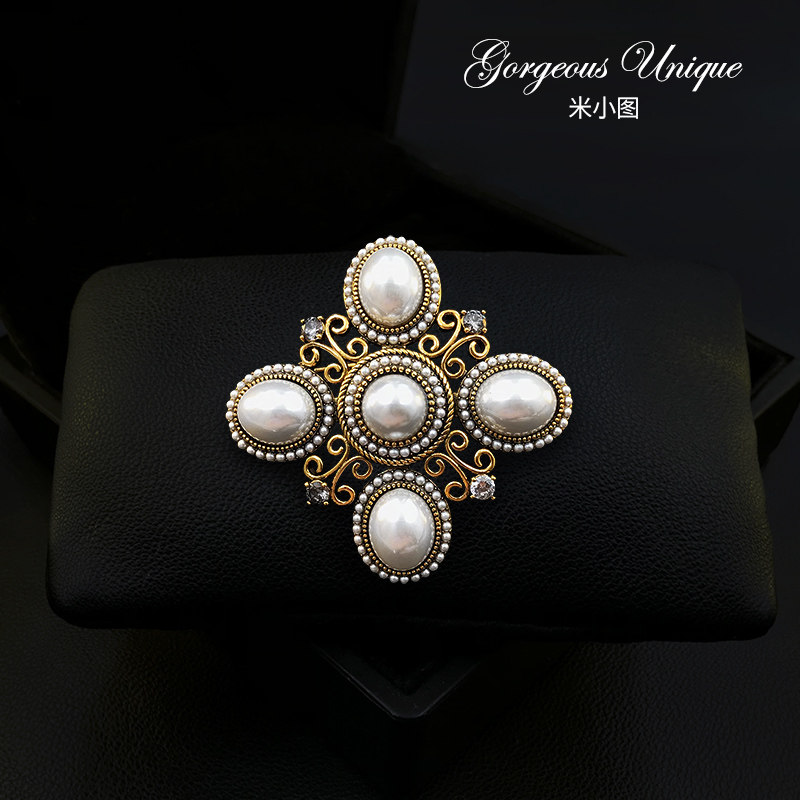 1985 尖货 轻奢典雅小香风胸针中古风复古胸花别针西装大衣配饰女