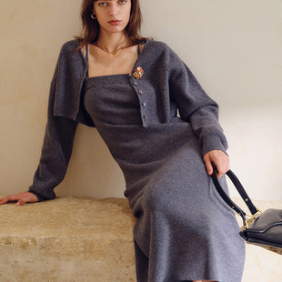 秘密盒子简法新篇章 显瘦坑条肌理感全羊毛针织连衣裙短款开衫