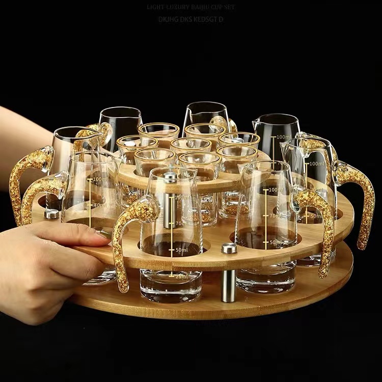 金箔白酒杯分酒器套装带刻度杯架