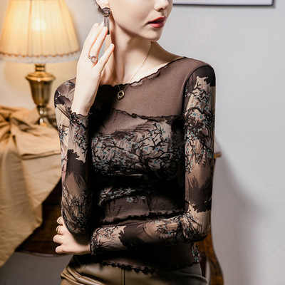 一字领复古印花网纱拼接打底衫女