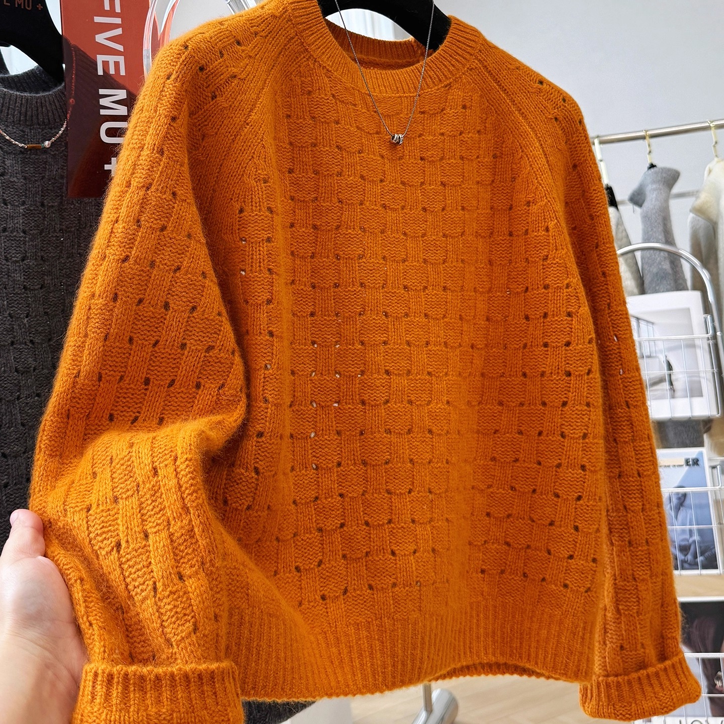 高级感镂空套头针织毛衣女秋冬