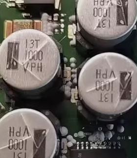 35V 1000UF 宝马N52 F18 MSV90 TLE7209-2R节气门芯片旁边电容