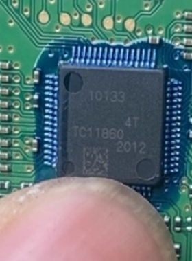 10133 R7F701033 汽车电脑板CPU芯片 拆车件