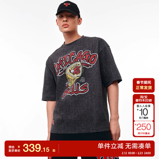 绫致杰克琼斯夏NBA联名公牛队舒适字母胶印圆领宽松T恤短袖男