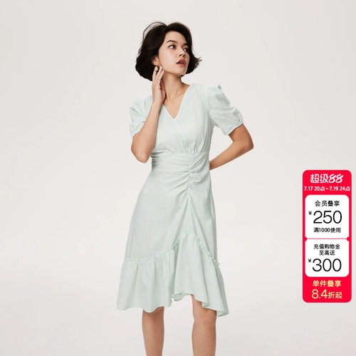 淑女短款泡泡袖不规则夏季