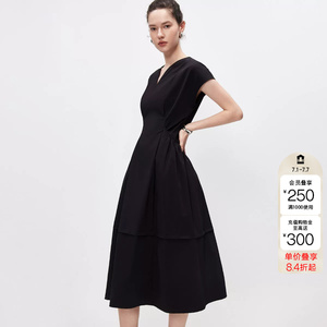 绫致ONLY2026夏季新款优雅V领纯色裙子立体口袋A字连衣裙女