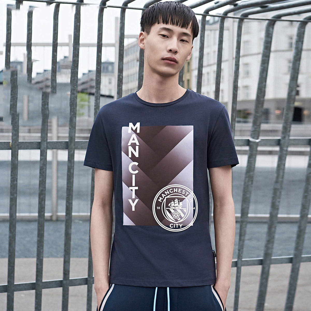 JackJones½Ü¿ËÇí˹×ãÇò¾ãÀÖ²¿ÄжÌÐäTÐôC|217301542