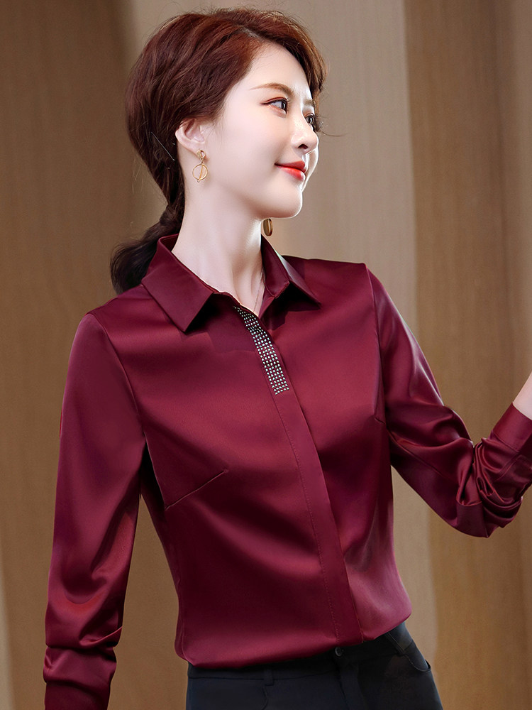 酒红色衬衫女春秋2023新款时尚洋气精致别致上衣打底内搭加绒衬衣