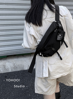 YOHOO!/原创INS潮酷飒纯黑色百搭胸包斜挎包日系尼龙帆布男女小包