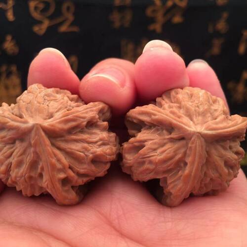 文玩核桃三棱正奔盘山野狼