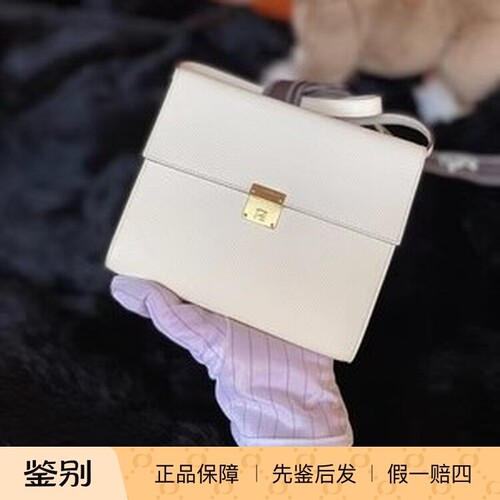 99新clic金扣nata单肩包