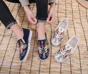 中国风绣花鞋社会青年一脚蹬软底休闲布鞋云南大理丽江古城同款