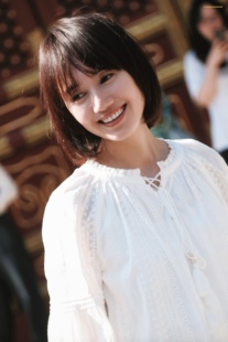 袁泉同款2026年夏季新款刺绣蕾丝风宽松长袖衬衫女度假风上衣女