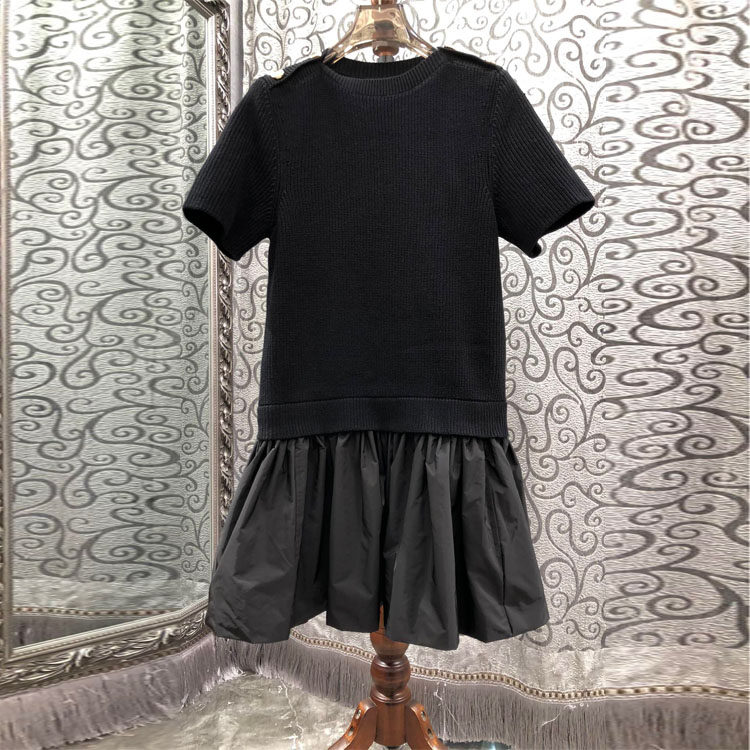 初溯家2026春夏新款欧货女装肩扣针织短袖拼接压褶裙摆连衣裙短裙