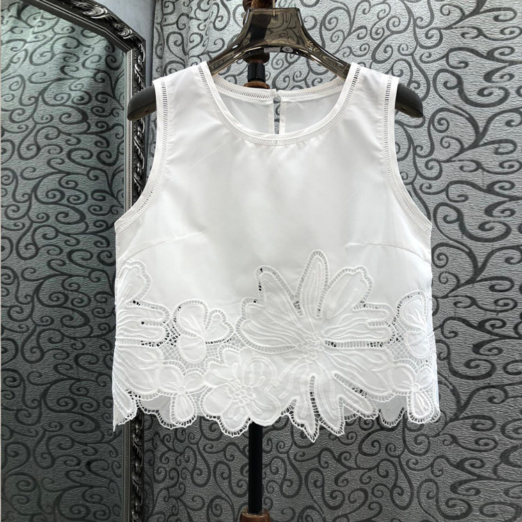 初溯2025夏季新品欧货女装雕花镂空刺绣圆领无袖背心短款白色上衣