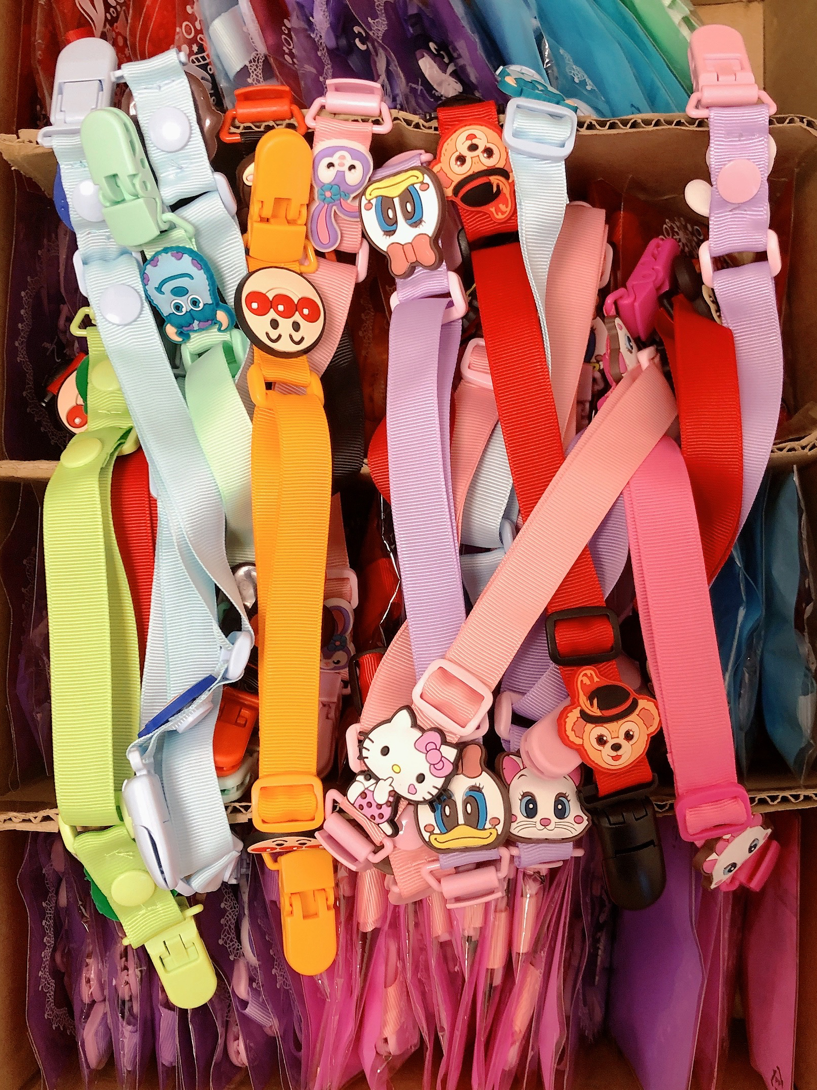 干饭神器 婴幼儿口水巾饭夹饭兜手帕夹儿童日单大人挂脖夹纸工具