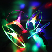 拉线飞盘五灯飞碟义乌创意发光玩具儿童创意夜市广场摆地摊小礼物