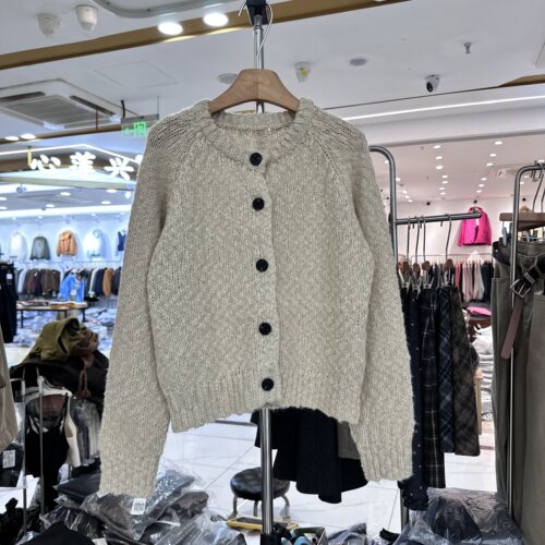 YHX6117正品松弛感开衫毛衣上衣