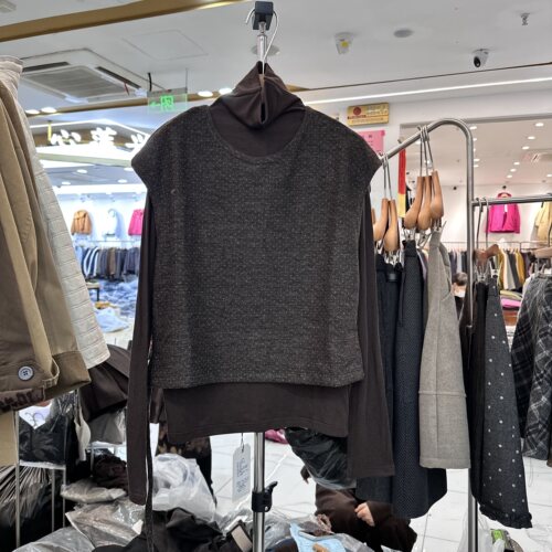 百搭高领无袖针织马甲女灰色