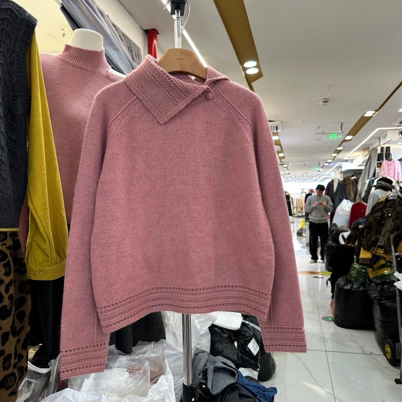 韩系翻领粉色羊毛针织衫