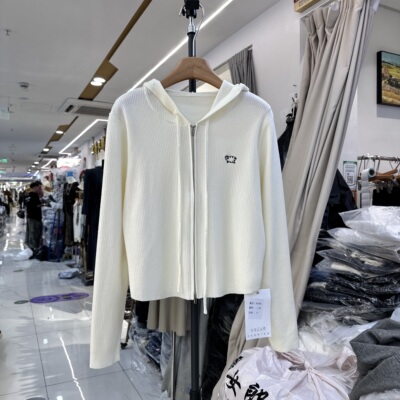 CRAYON蜡笔61103连帽针织衫