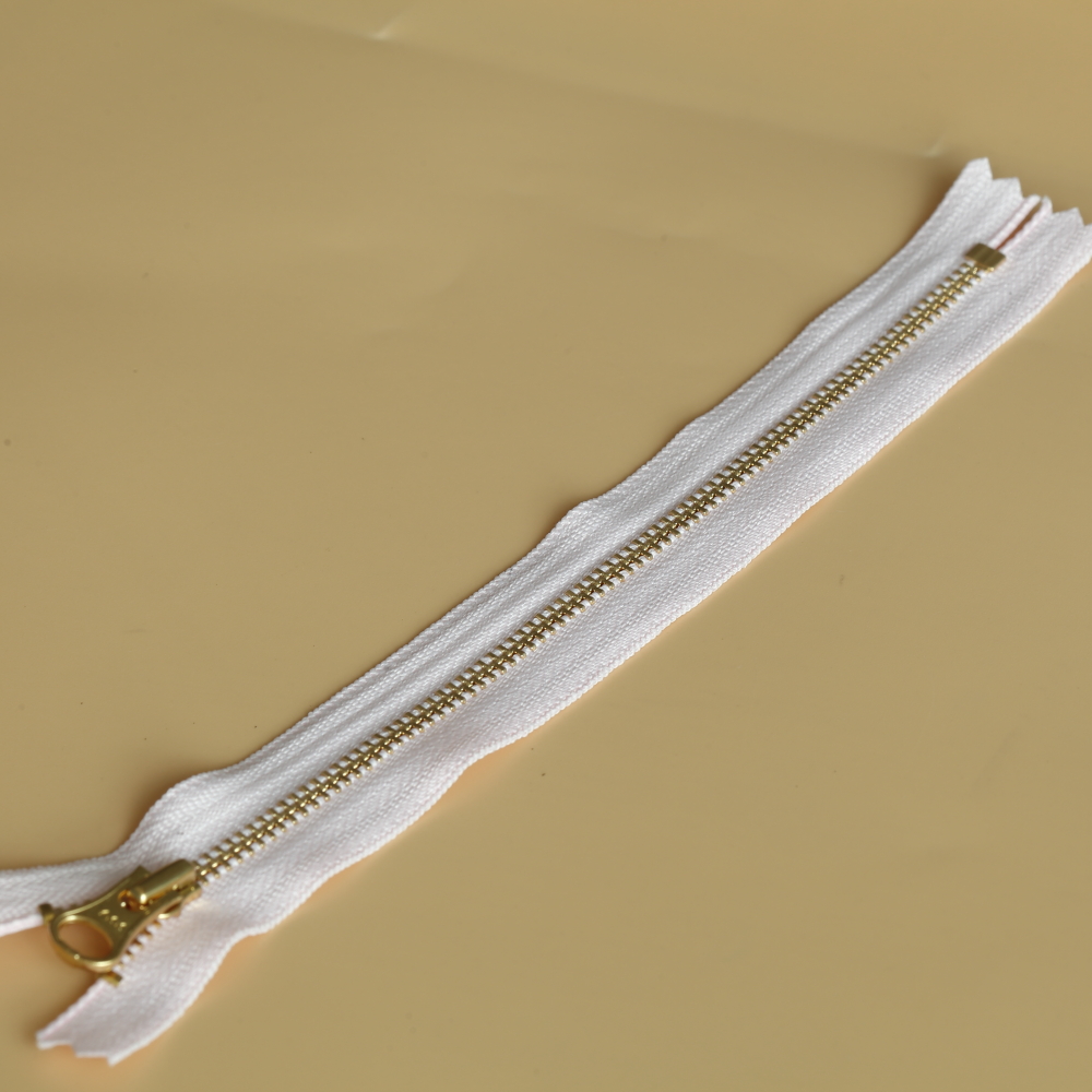 YKK闭尾亮金牙3号DA8LH拉头拉链