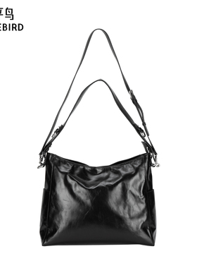 【商场同款】太平鸟黑色斜跨单肩包包女士包袋2025新款A1YFF4345