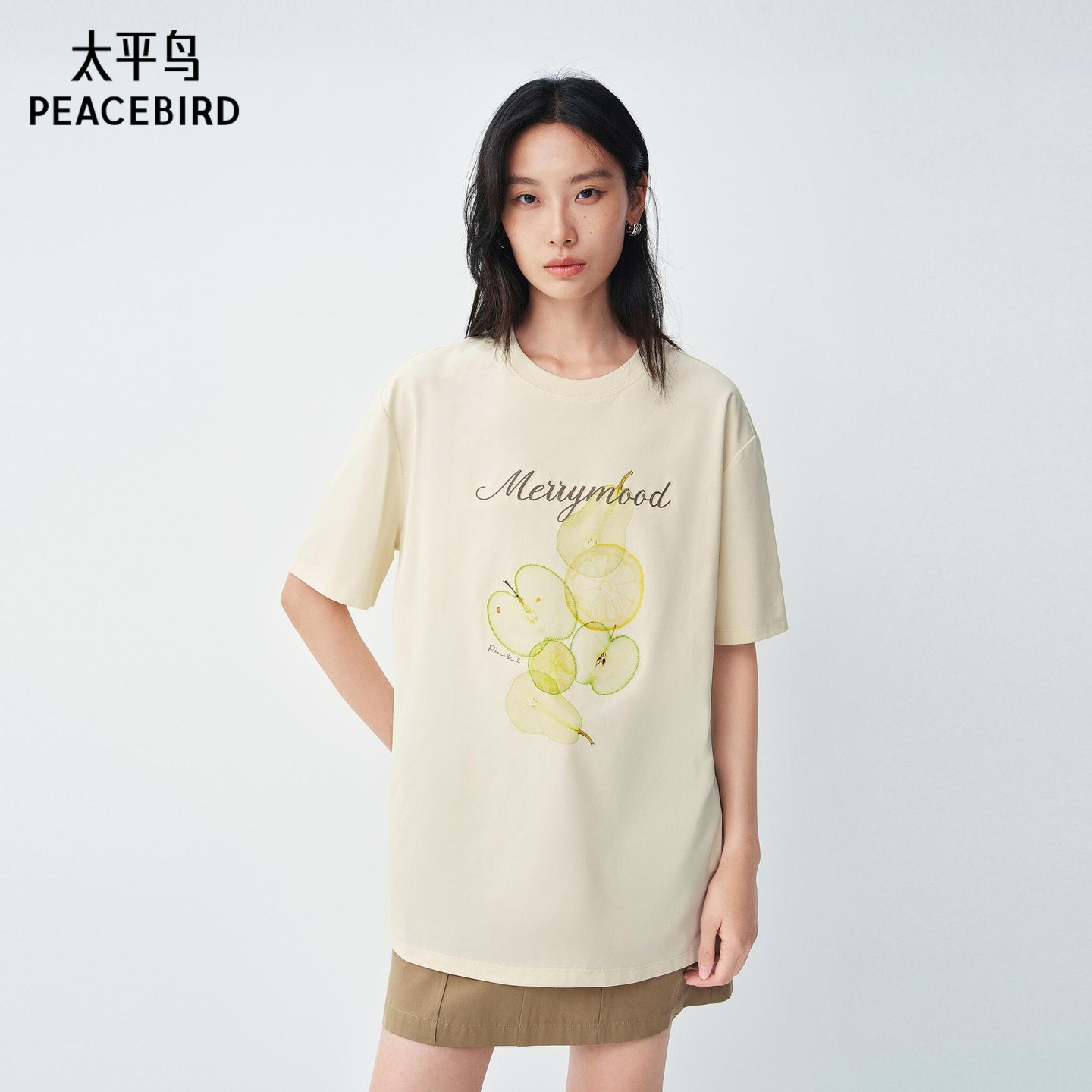 【来了就好】太平鸟时尚水果字母精致图案短袖T恤款女士宽松休闲