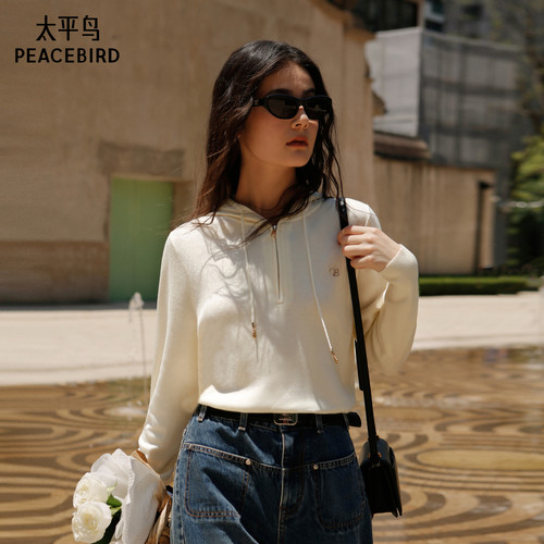 太平鸟女装年秋冬款连帽线套衫A1EEE414N