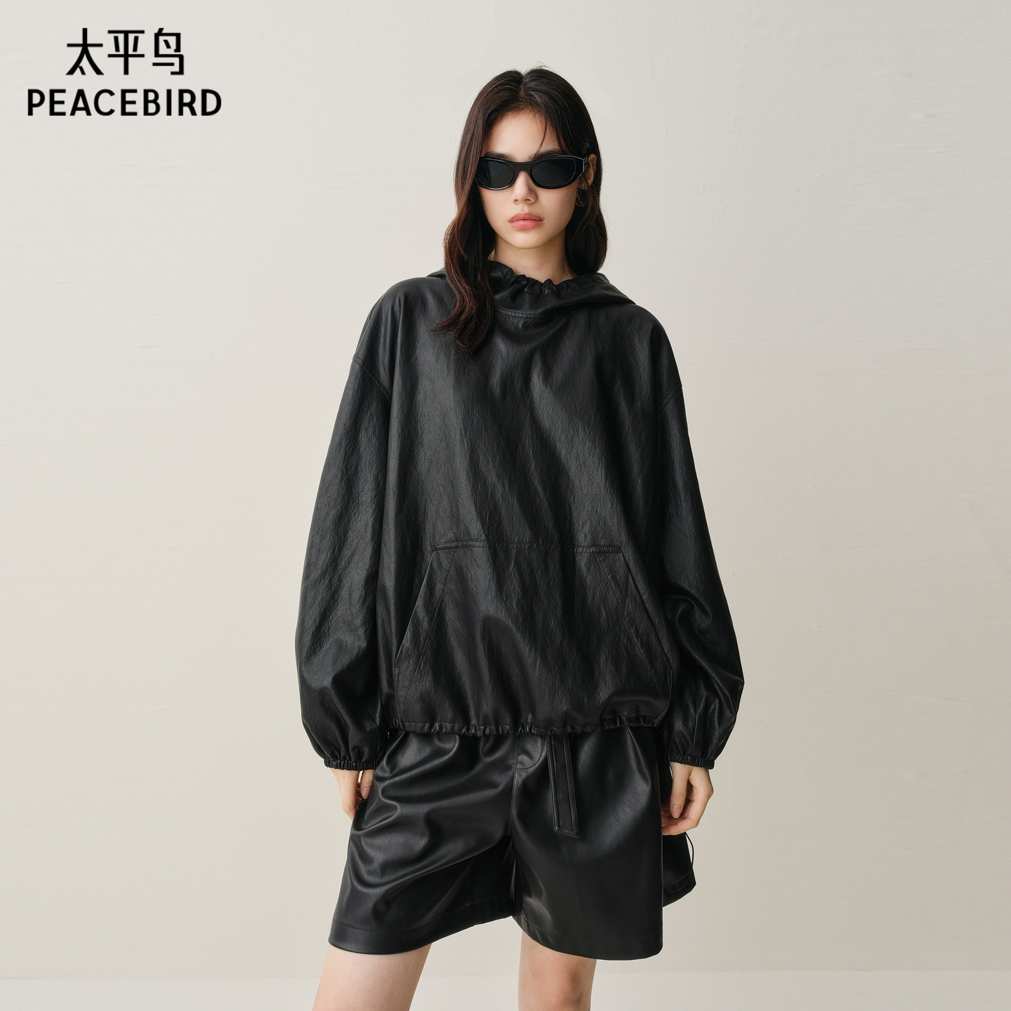 【商场同款】太平鸟25冬新款潮酷挺括PU皮连帽卫衣外套A1CRF420F