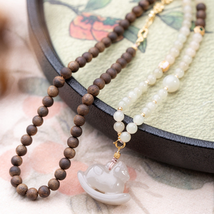 天然棋楠沉香项链6mm藕粉和田玉配饰木马吊坠新中式国风原创MD054