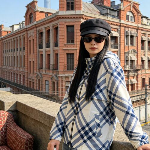 新款格纹防晒夹克带帽女外套-25626
