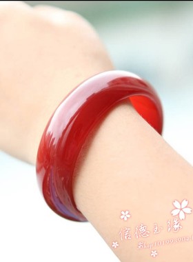 天然巴西红色旺夫带证书玉镯子