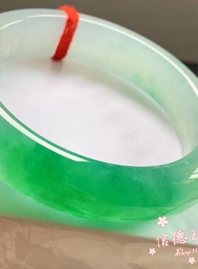 翡翠色玉石手镯冰种晴水阳绿飘花玉石手镯子女款翡翠色百搭款