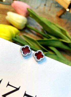 925纯银新年红色四叶草镶钻耳钉女小巧睡觉不用摘的耳饰高级简约