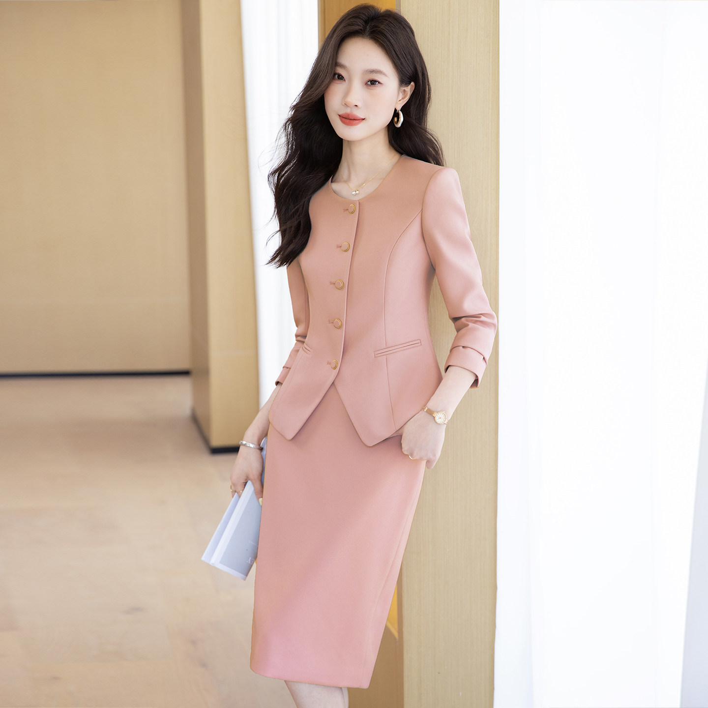 高端小香风套装女秋季2025新款高级感通勤气质工作服西装职业套裙