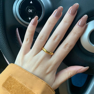 古法传承简约光面素圈戒指女钛钢镀18K金情侣对戒轻奢小众食指环