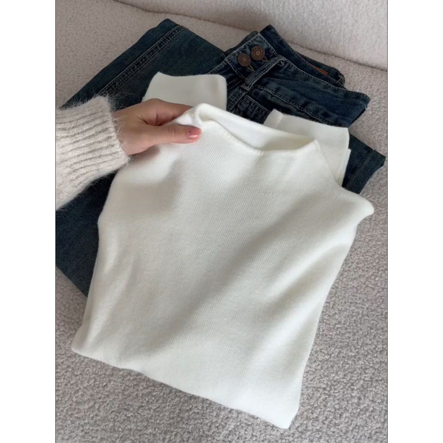 配大衣超好看的半高领毛衣女