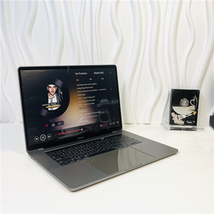 15寸2018macbook pro 15.4寸 精装款笔记本电脑模型摆件