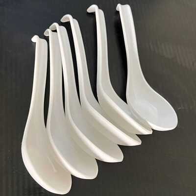 仿瓷白色带勾塑料饭店餐厅小汤勺
