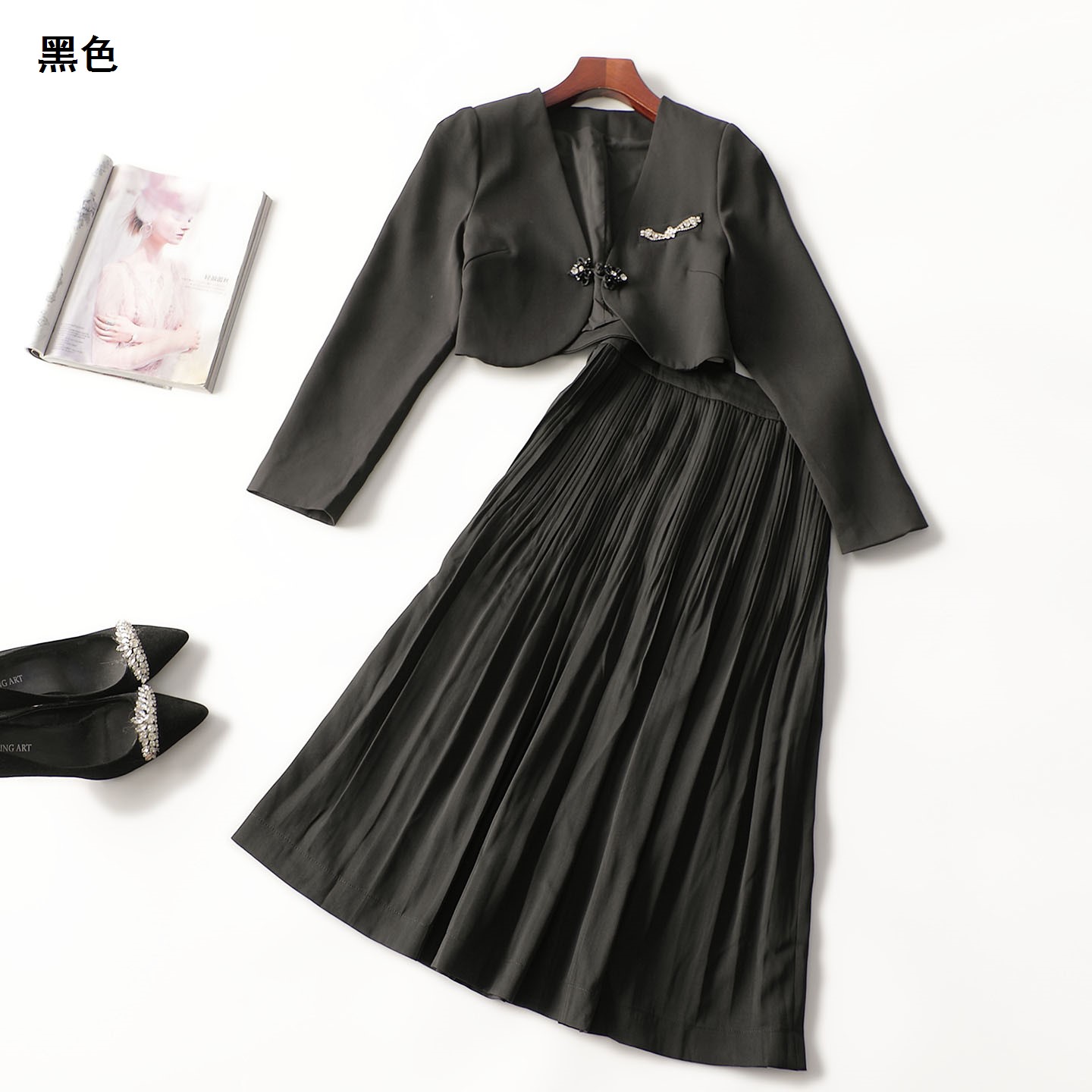 247123超值清货品质精品高性价比气质秋短外套百折半身裙套装